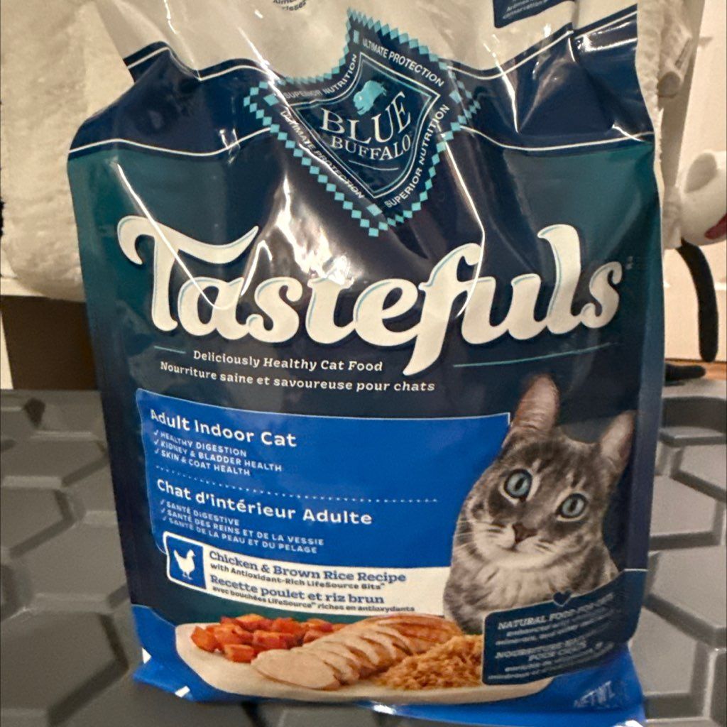 Blue Buffalo Tastefuls Adult Indoor Cat Chicken & Brown Rice Recipe