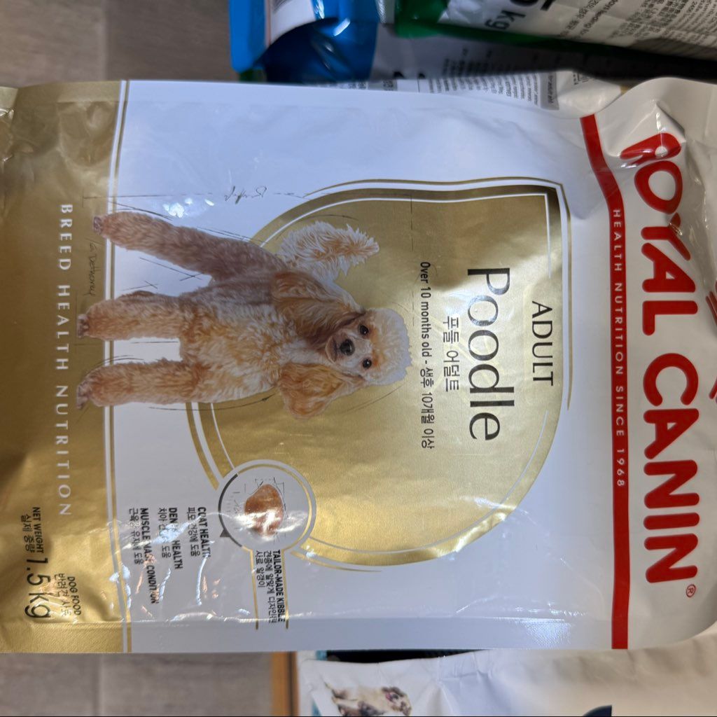 Royal Canin Poodle Adult (3 of 3)
