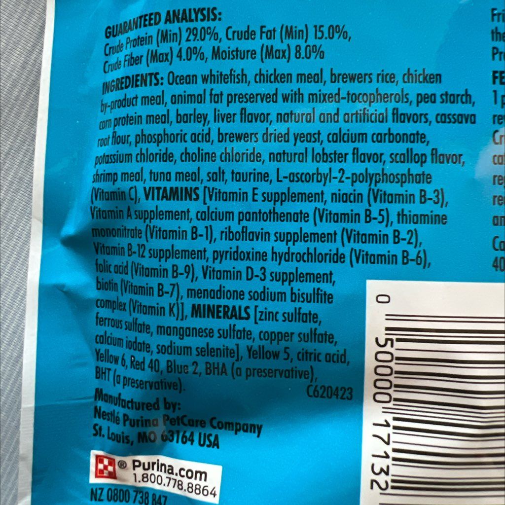 Purina Friskies Party Mix Seafood Lovers Crunch (2 of 3)