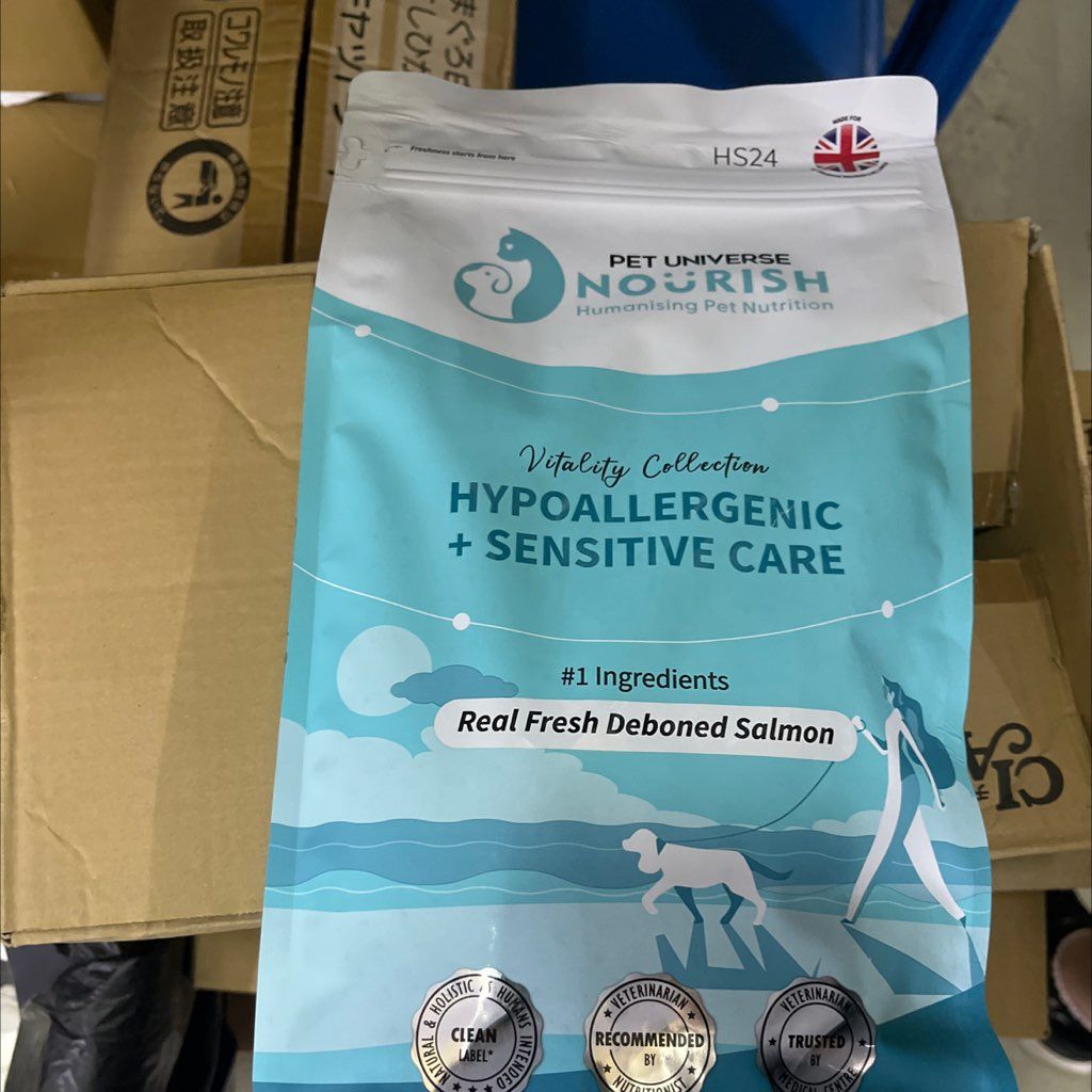Pet Universe Nourish Hypoallergenic + Sensitive Care Real Fresh Deboned Salmon