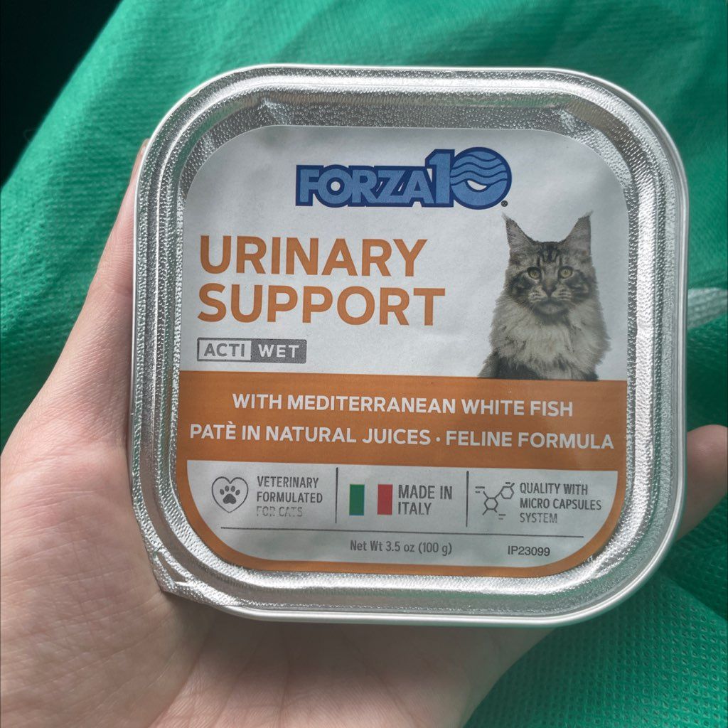 FORZA10 Urinary Support ActiWet With Mediterranean White Fish Paté in Natural Juices Feline Formula